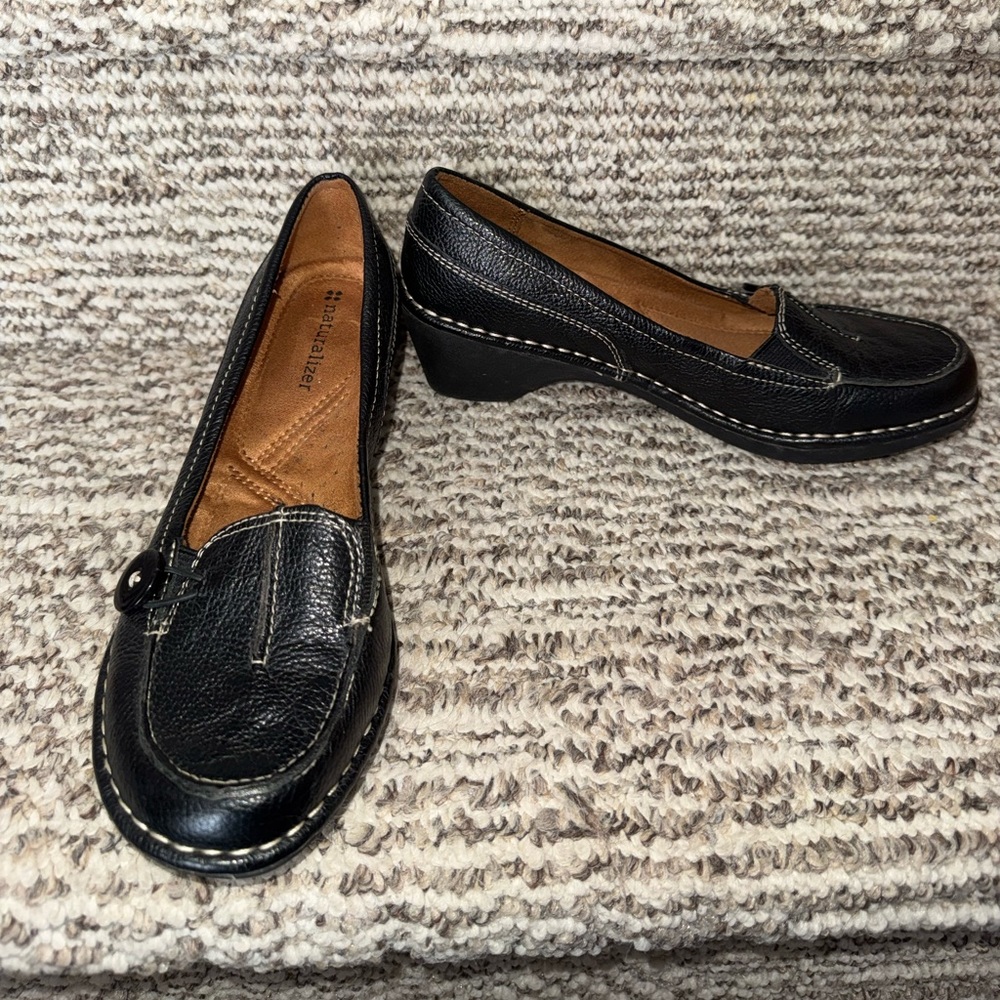 Naturalizer Black Leather Women's Loafers